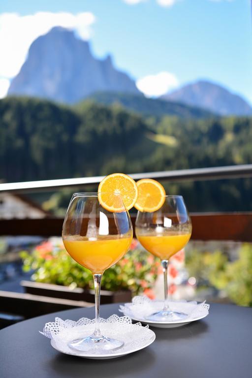 Vitalhotel Dosses Santa Cristina Val Gardena エクステリア 写真