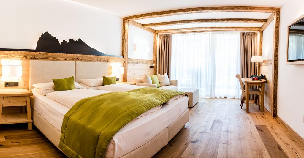 Vitalhotel Dosses Santa Cristina Val Gardena エクステリア 写真